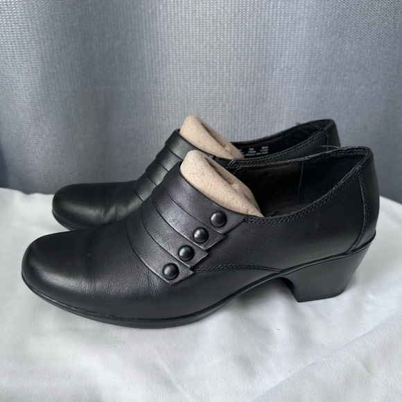 CLARKS INGALLS FALLS WOMENS SLIP-ON SHOES/ Size: 9 - Picture 3 of 15